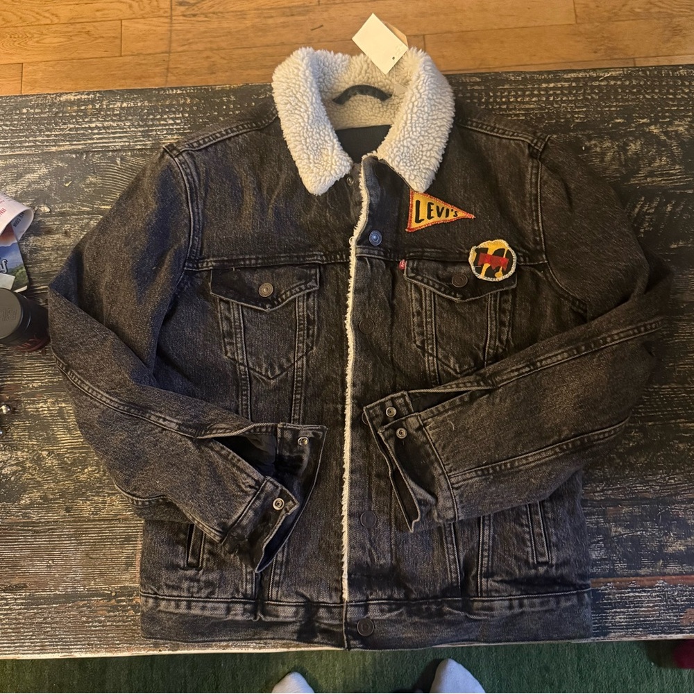 Levi's mens Sherpa Lined Denim Jacket - Black